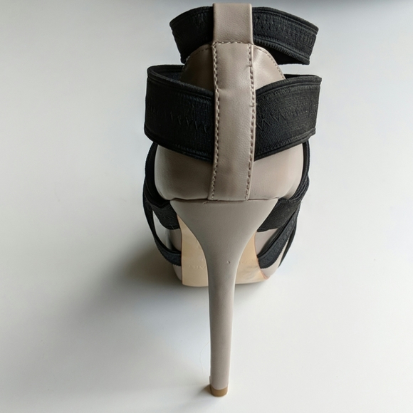 Colin Stuart Elastic Wrap Pumps - Picture 4 of 5